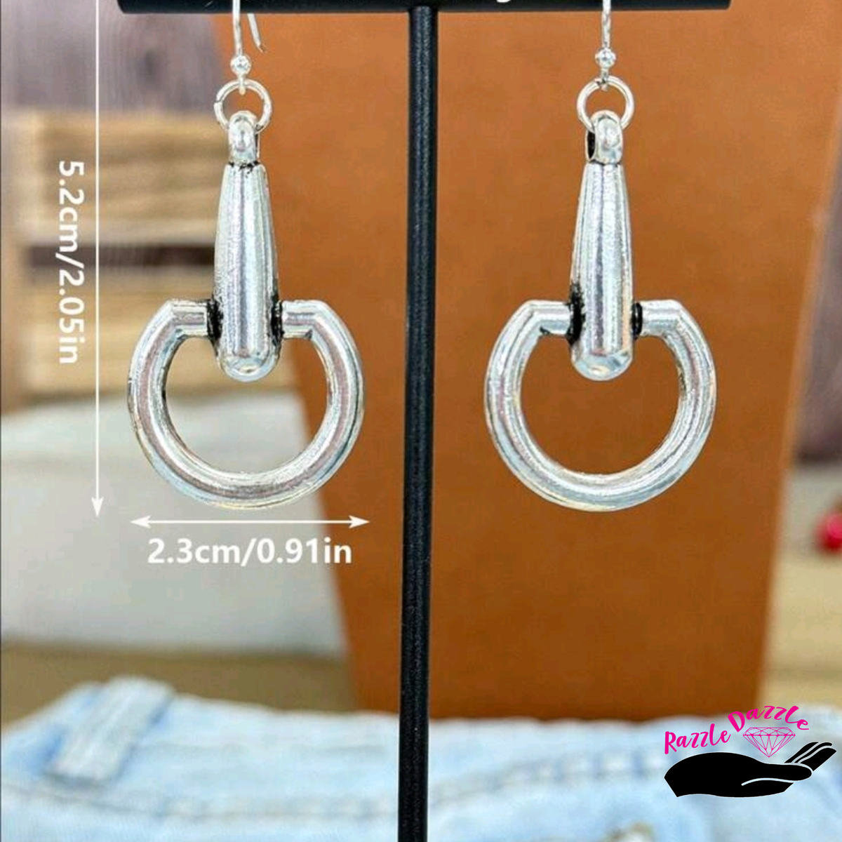 A Bit of Class (necklace, earrings, and bracelet set)